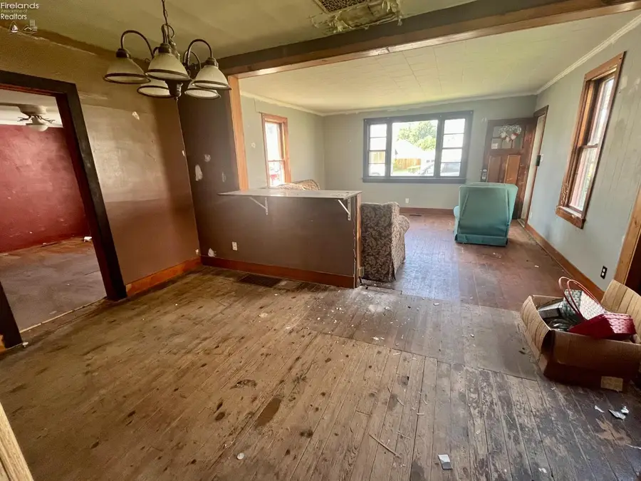 409 W Stone Street, Gibsonburg, OH 43431 - #3