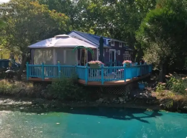 1233 Fox Road #16, Middle Bass Island, OH 43446
