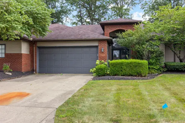 5214 Parkhurst Drive, Sheffield Village, OH 44054