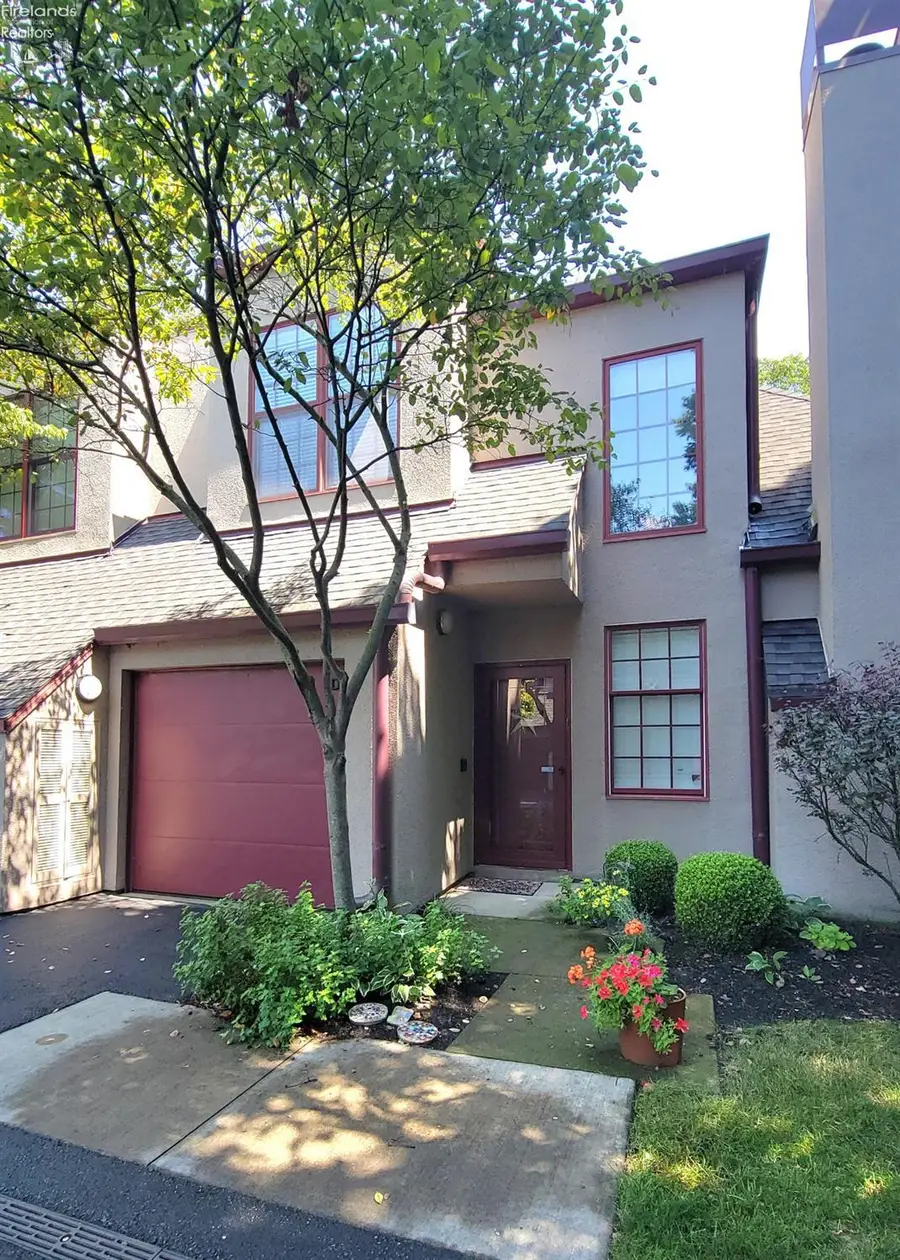 4390 Marin Woods #D, Port Clinton, OH 43452 - #3
