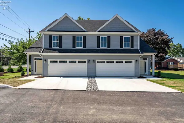 12 N Beach Street, Port Clinton, OH 43452