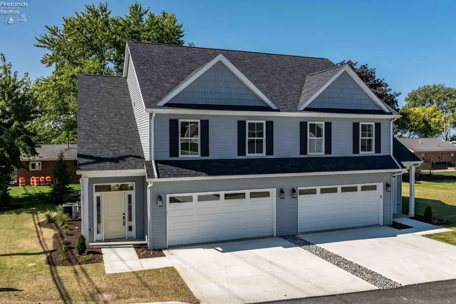 12 N Beach Street, Port Clinton, OH 43452 - #2