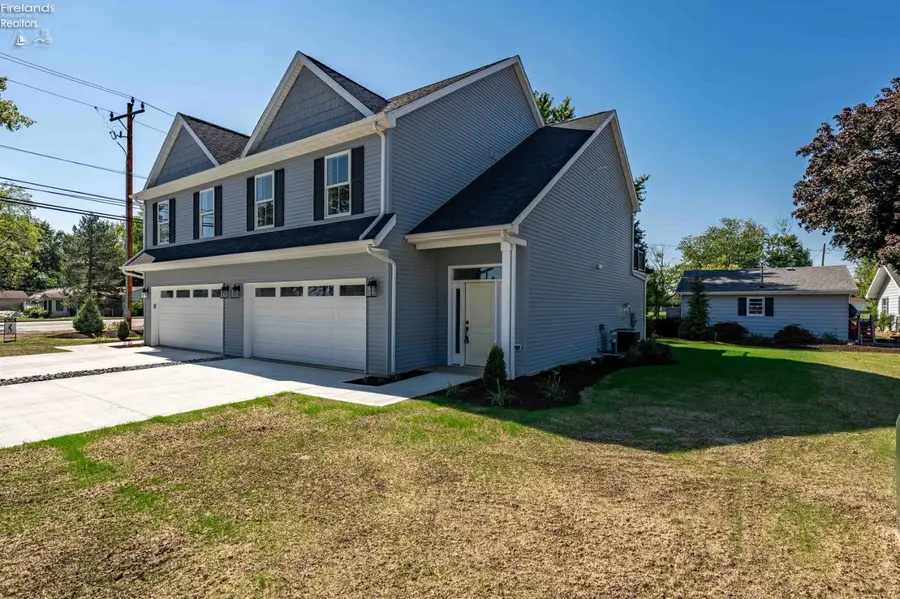 12 N Beach Street, Port Clinton, OH 43452 - #3