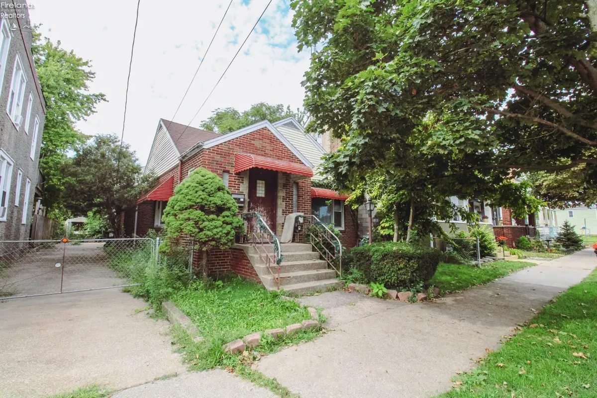 1011 Jefferson Street, Sandusky, OH 44870 - #1