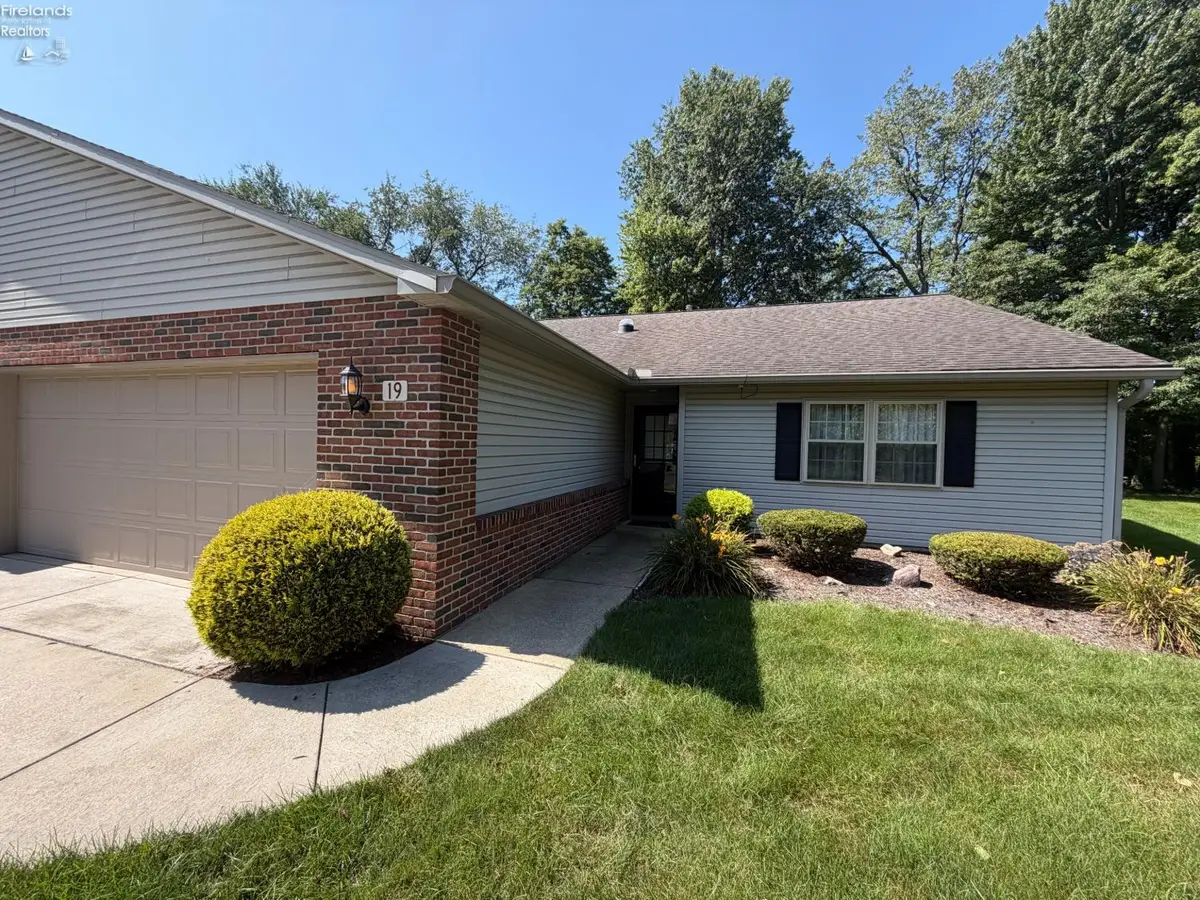 19 Ridgewood Drive, Norwalk, OH 44857 - #1