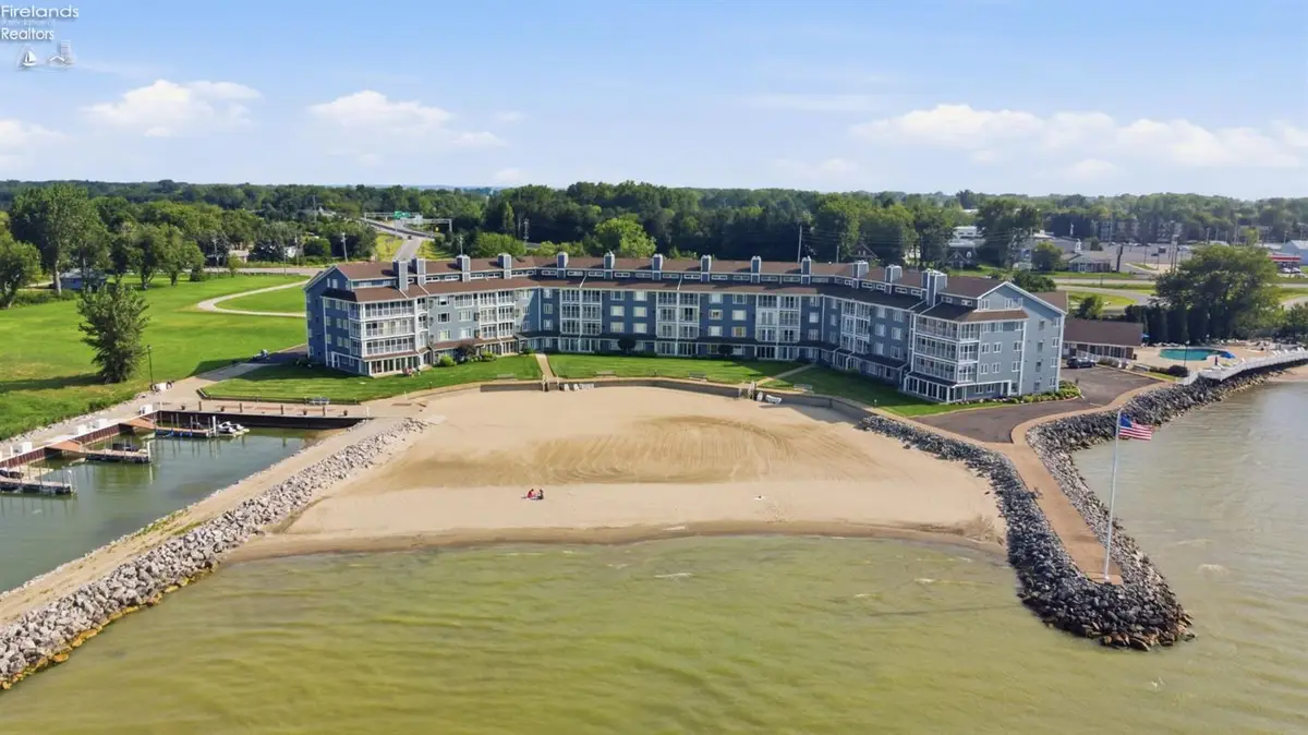 1909 E Harbor Road #302 W, Port Clinton, OH 43452 - #1