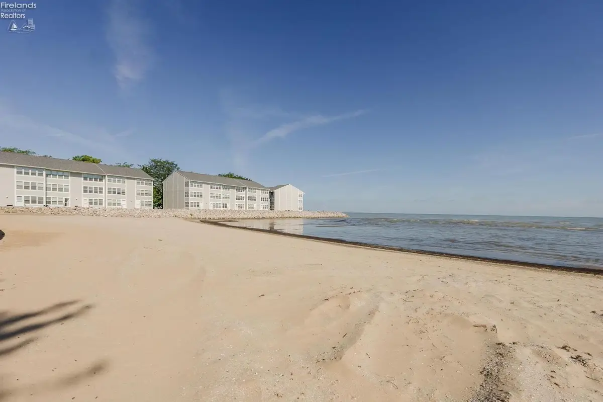 208 W Lakeshore #D, Port Clinton, OH 43452 - #1