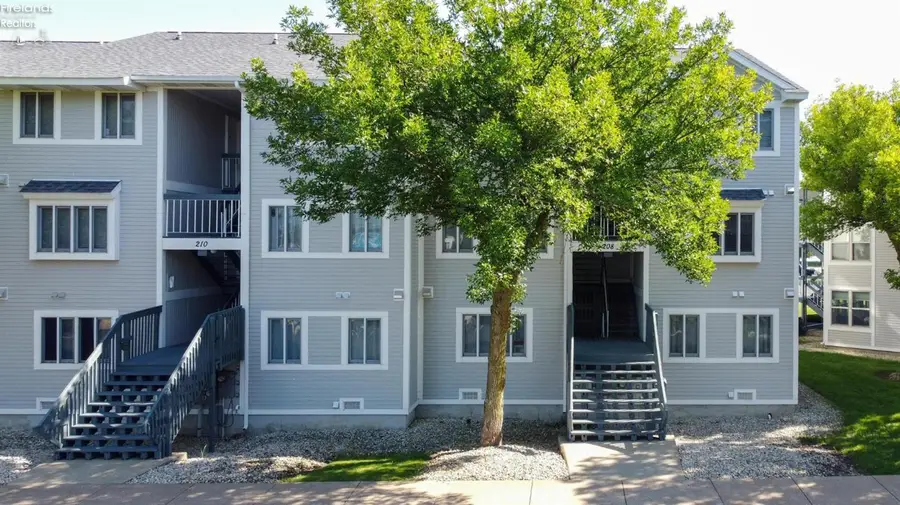 208 W Lakeshore #D, Port Clinton, OH 43452 - #2
