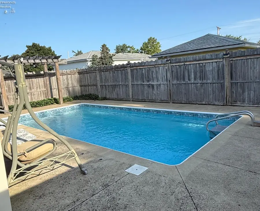1326 W 29th, Lorain, OH 44052 - #3