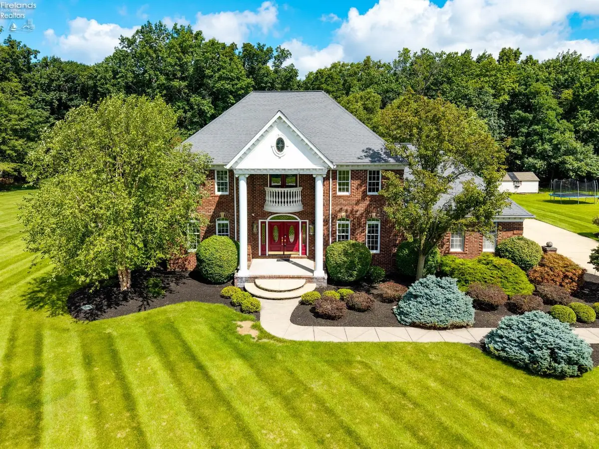 6232 Oak Point Estates, Lorain, OH 44053 - #1