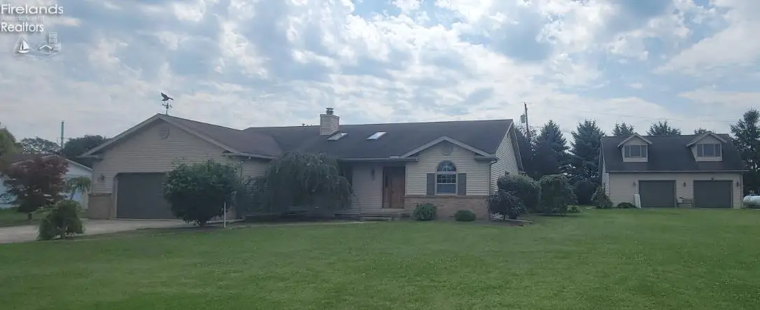 41 W Adams Drive, Fremont, OH 43420 - #1