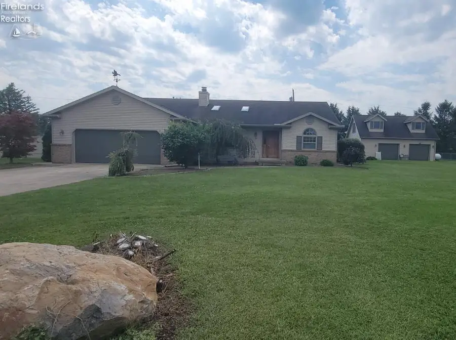 41 W Adams Drive, Fremont, OH 43420 - #3