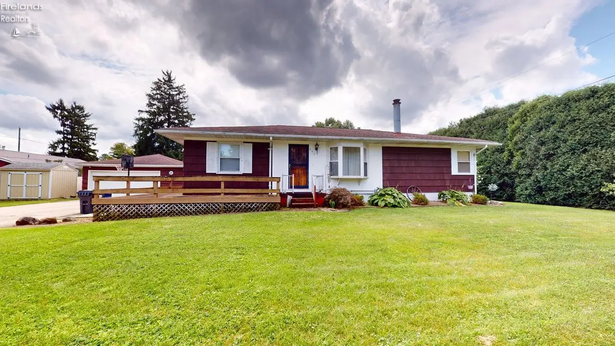 320 E Long Street, Willard, OH 44890 - #1