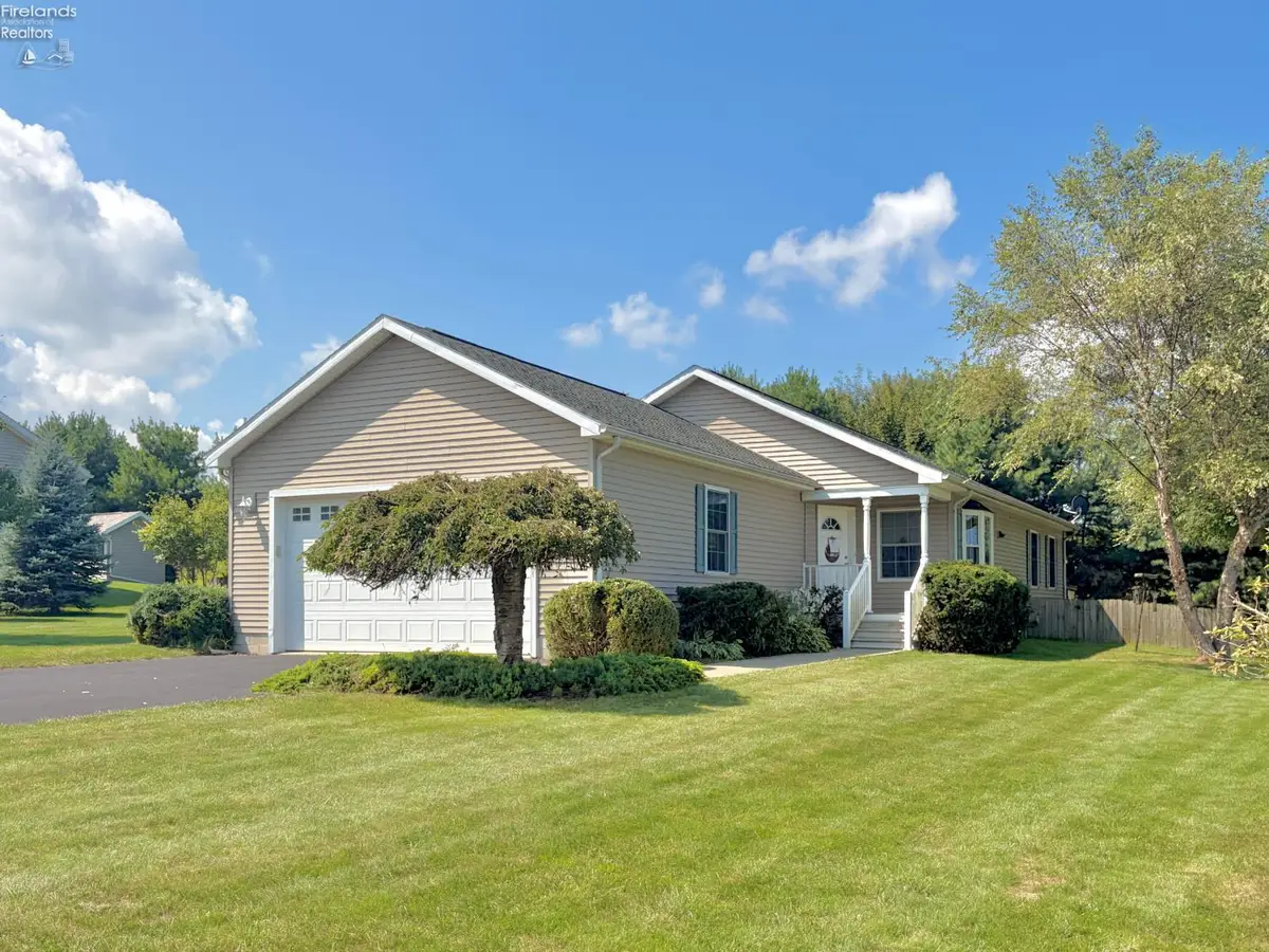 119 Country View Drive, Bellevue, OH 44811 - #1
