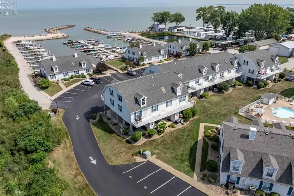 91 N Schooner Point Drive, Port Clinton, OH 43452