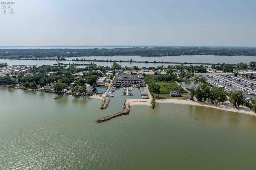 91 N Schooner Point Drive, Port Clinton, OH 43452 - #2