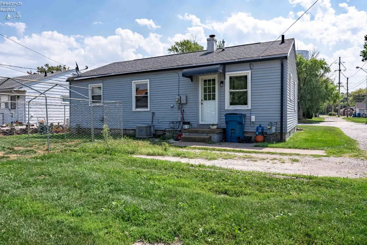 117 E 6th Street, Port Clinton, OH 43452 - #1