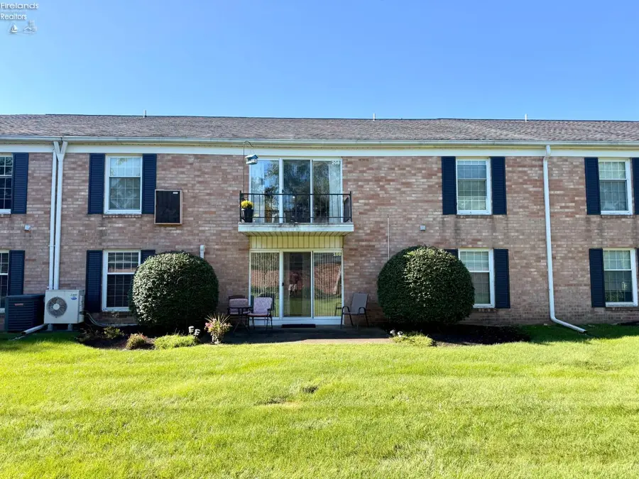 127 Stonyridge Drive #108, Sandusky, OH 44870 - #2