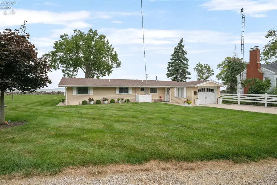 106 Lakeshore Drive, Marblehead, OH 43440 - #2