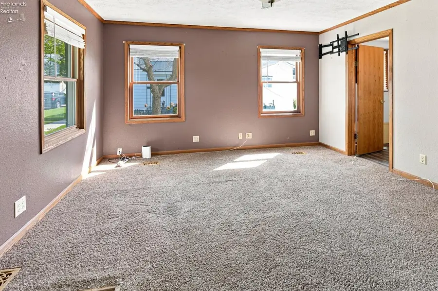 425 W Stevenson Street, Gibsonburg, OH 43431 - #3