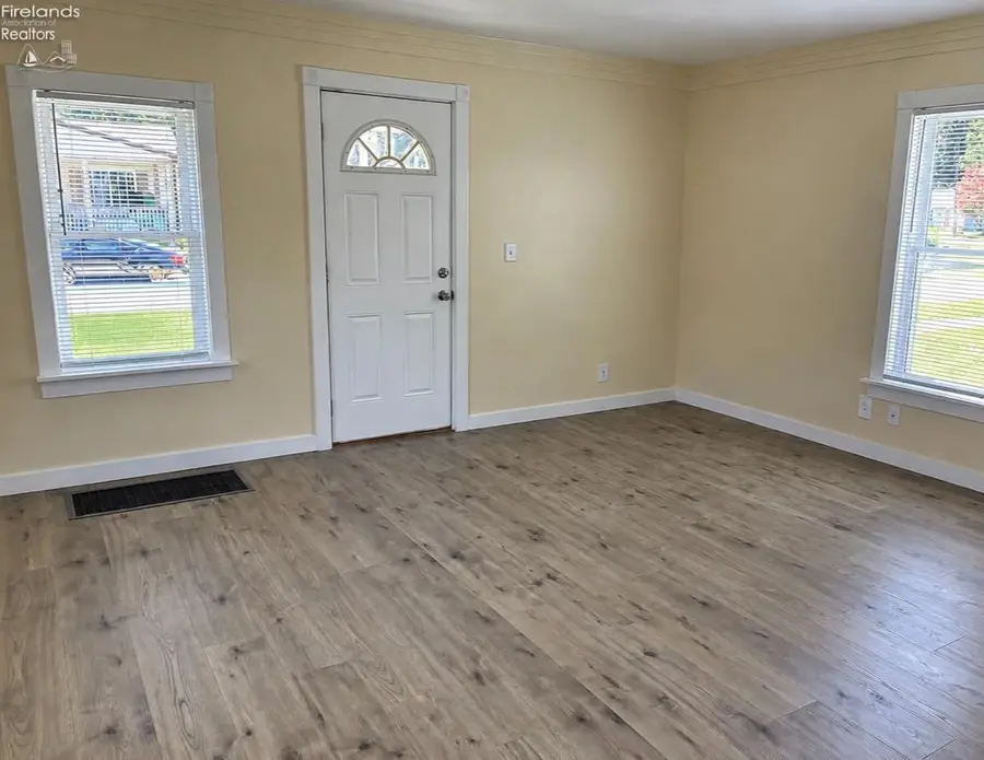 625 Bush Place, Fremont, OH 43420 - #3