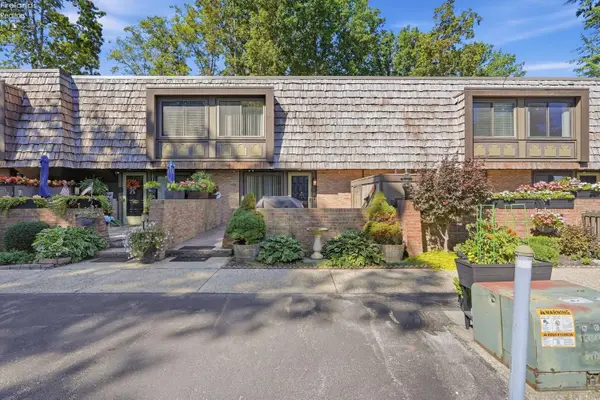 1120 By The Shores Dr #4, Huron, OH 44839