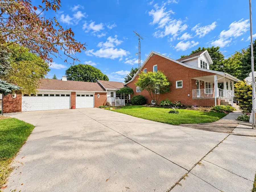 721 Laurel Avenue, Marblehead, OH 43440 - #2