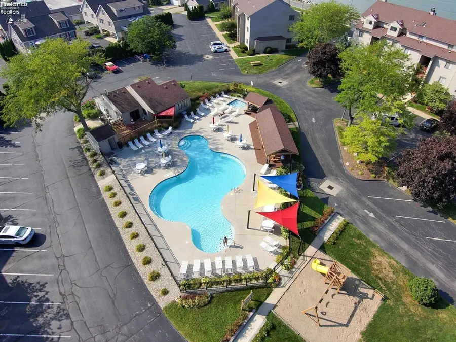 503 W Lakeshore Drive #A4, Port Clinton, OH 43452 - #2