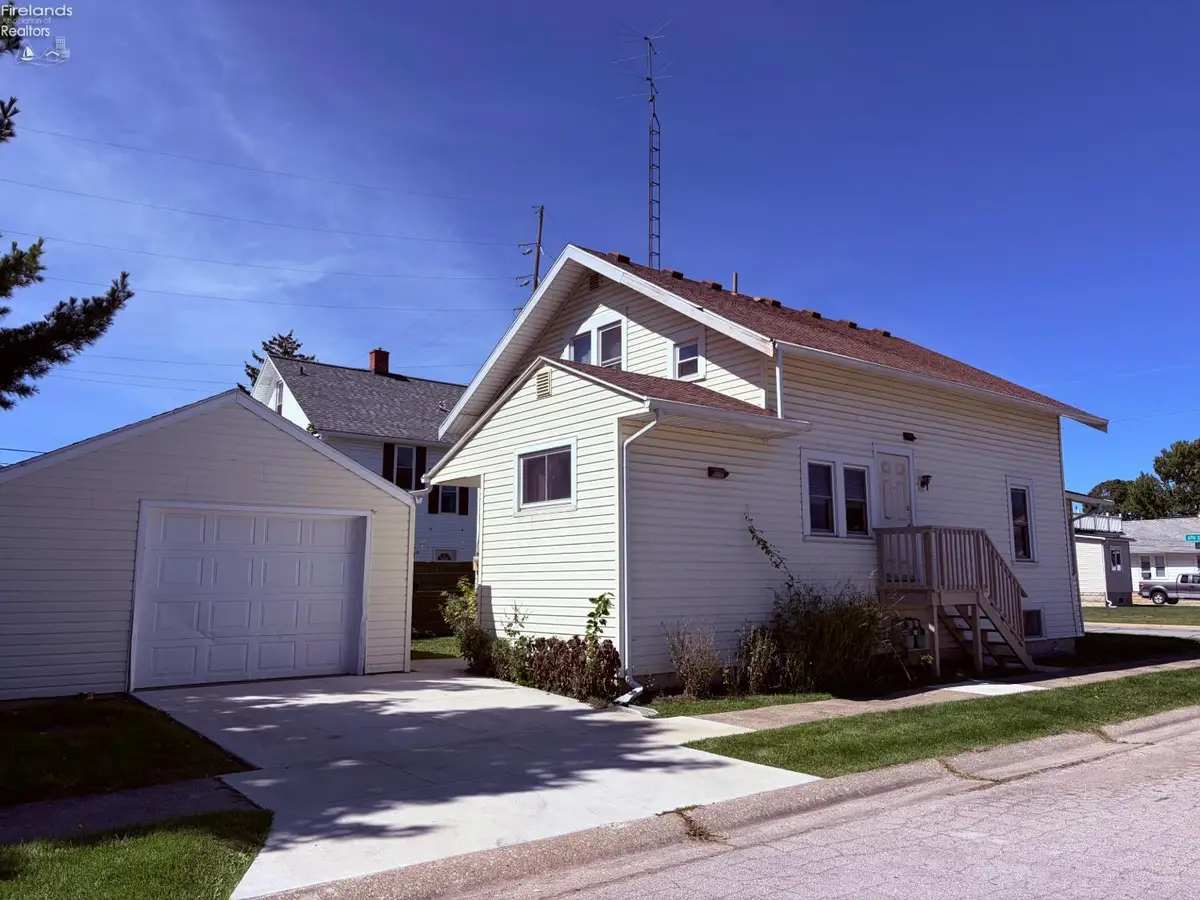 227 W 6th Street, Port Clinton, OH 43452 - #1