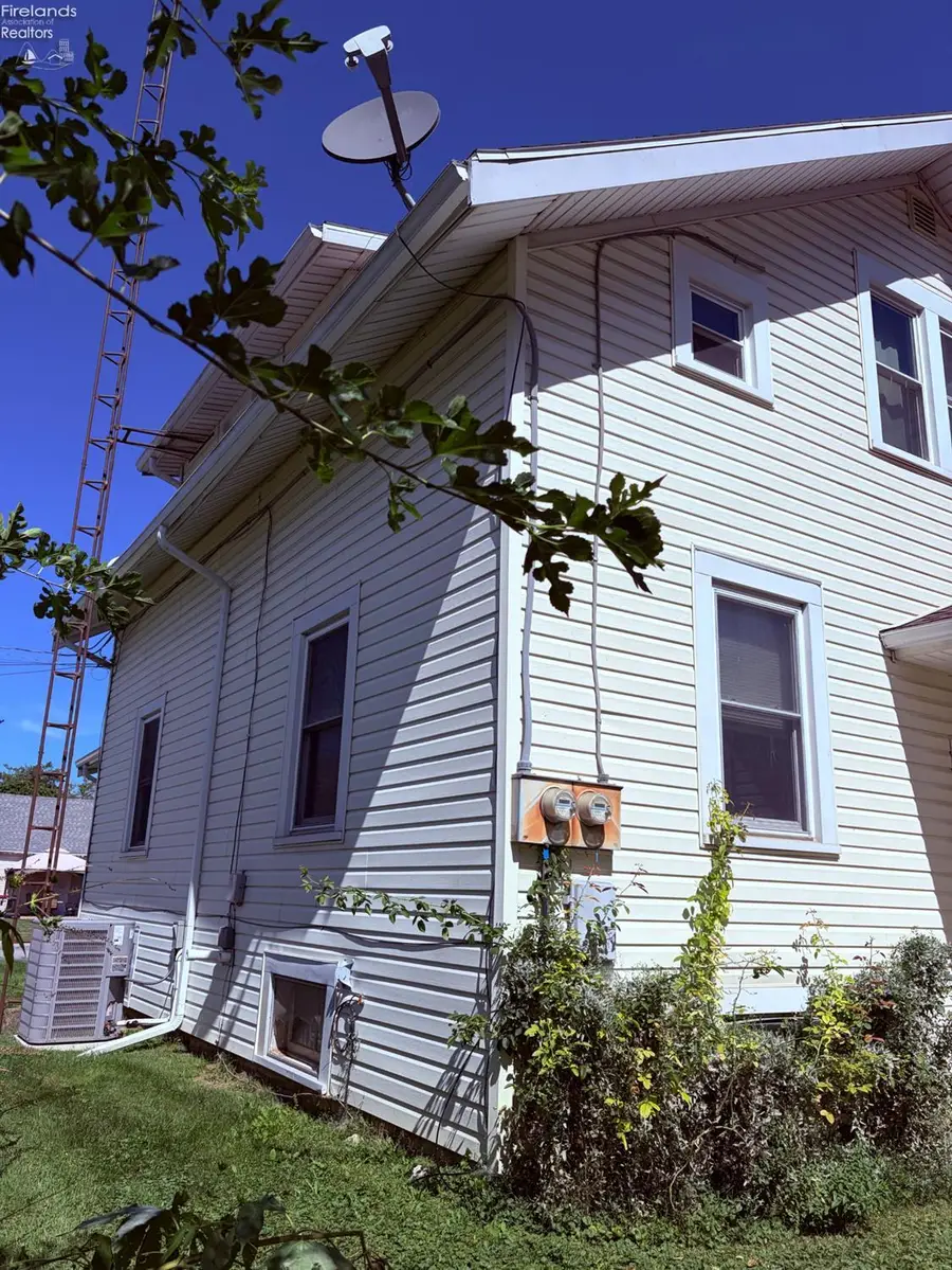227 W 6th Street, Port Clinton, OH 43452 - #2