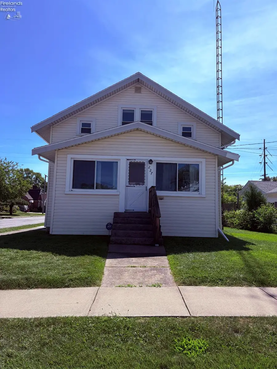 227 W 6th Street, Port Clinton, OH 43452 - #3