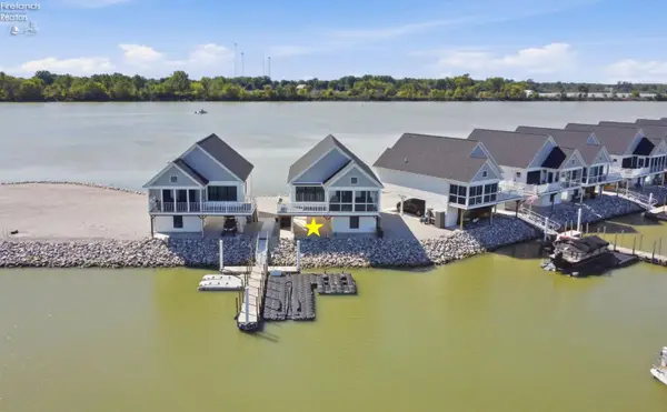 545 W Lakeshore Drive #2, Port Clinton, OH 43452