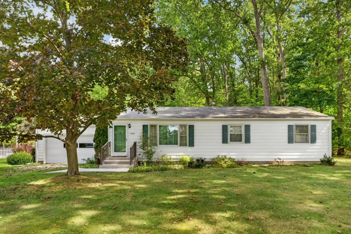 1593 Vermilion Road, Vermilion, OH 44089 - #1