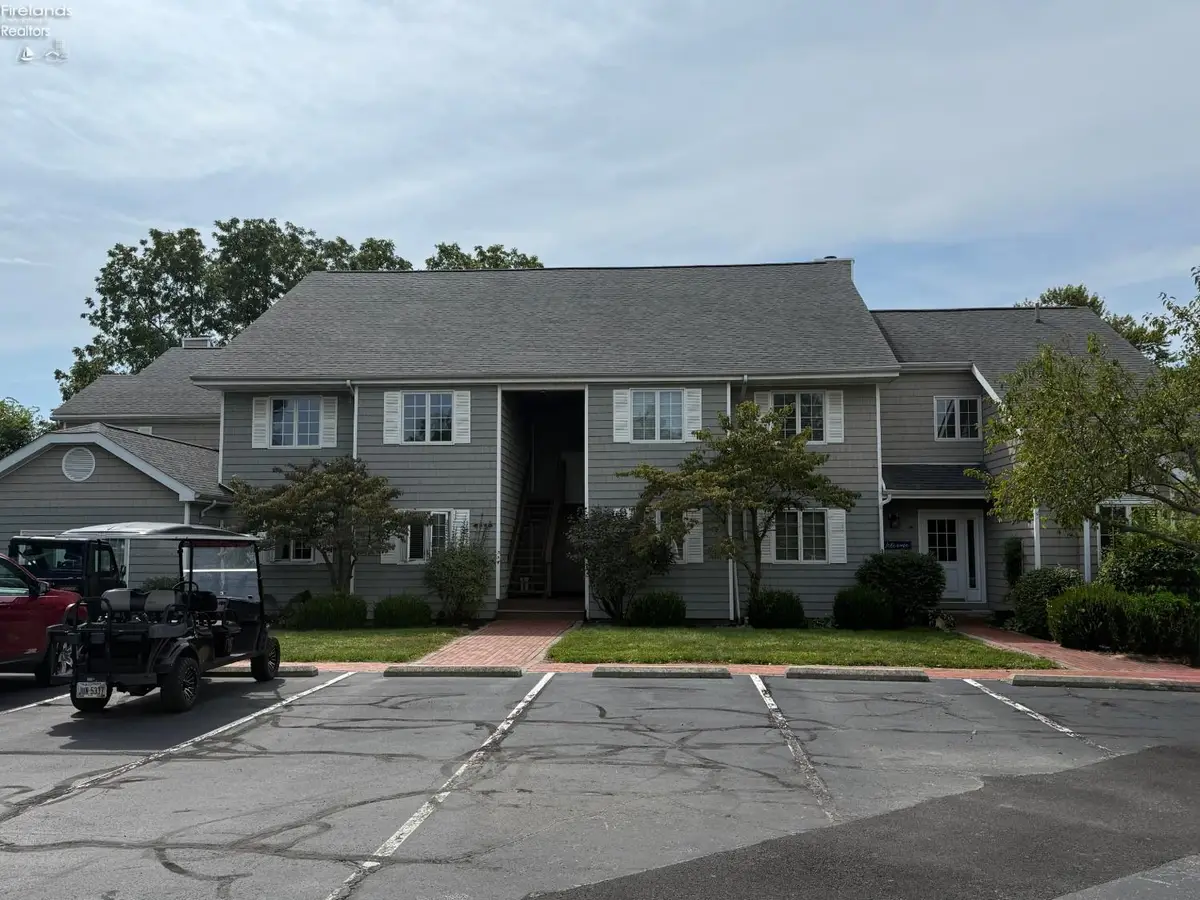 111 W Lakeshore Drive #2B, Kelleys Island, OH 43438 - #1