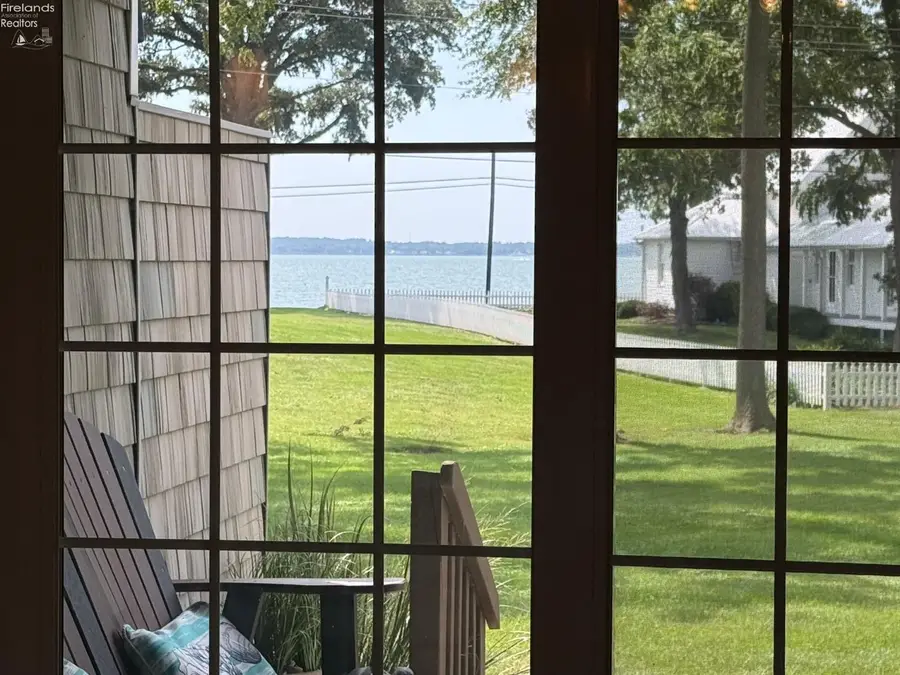 111 W Lakeshore Drive #2B, Kelleys Island, OH 43438 - #3
