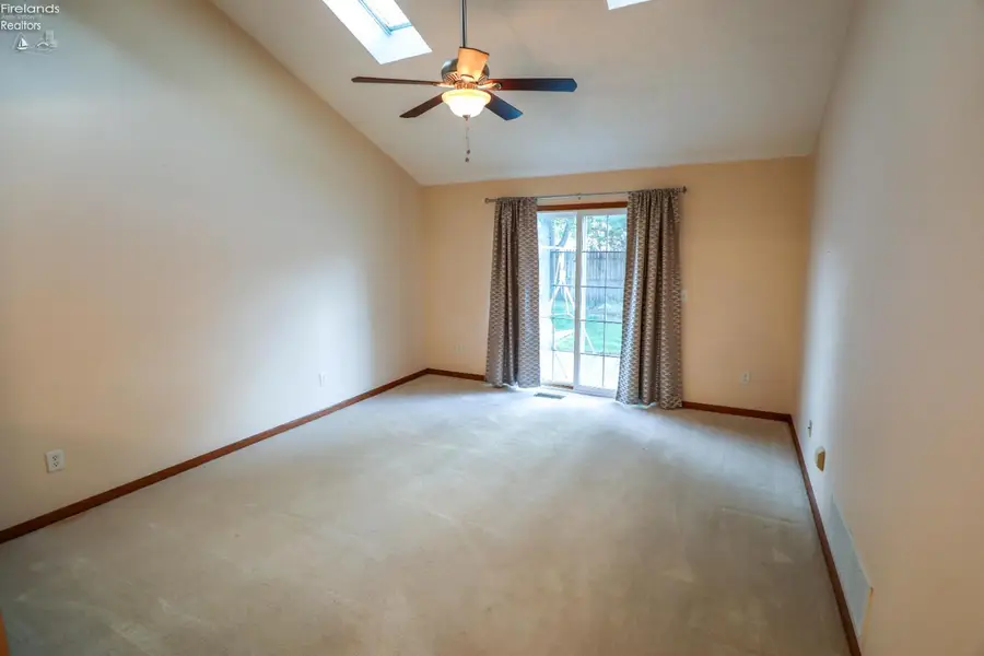312 W Glen, Elyria, OH 44035 - #3