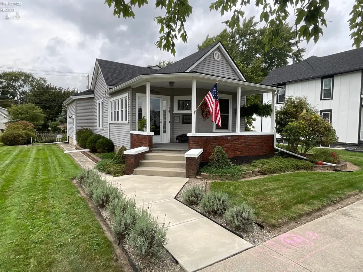 614 N Fifth Street, Fremont, OH 43420 - #1