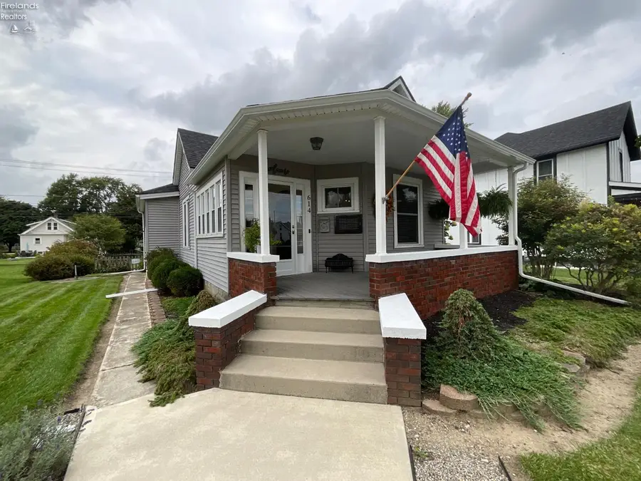 614 N Fifth Street, Fremont, OH 43420 - #2