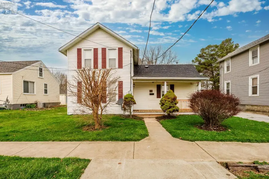 421 E 4th, Port Clinton, OH 43452 - #2