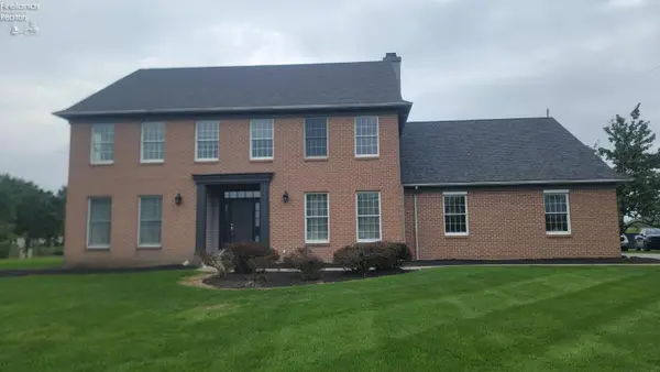 33 Ponds Side Drive, Fremont, OH 43420