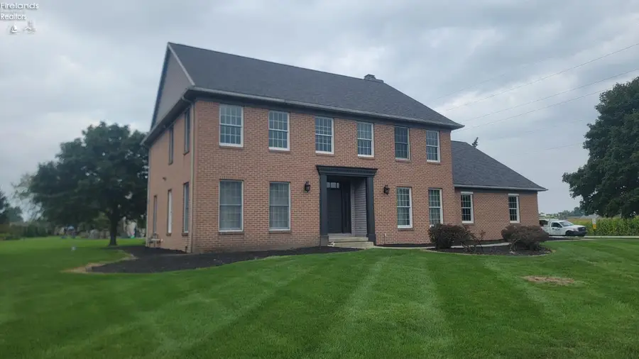 33 Ponds Side Drive, Fremont, OH 43420 - #2