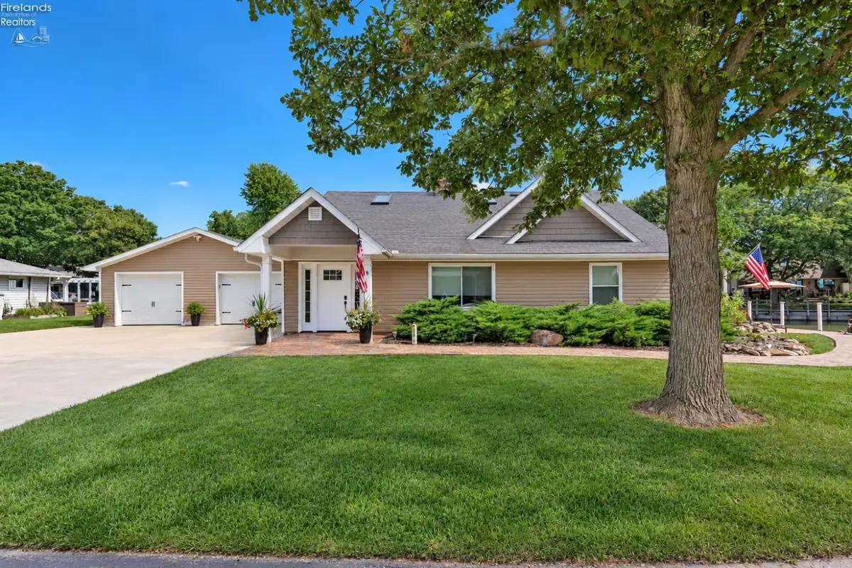 1977 N Robert Street, Marblehead, OH 43440 - #1