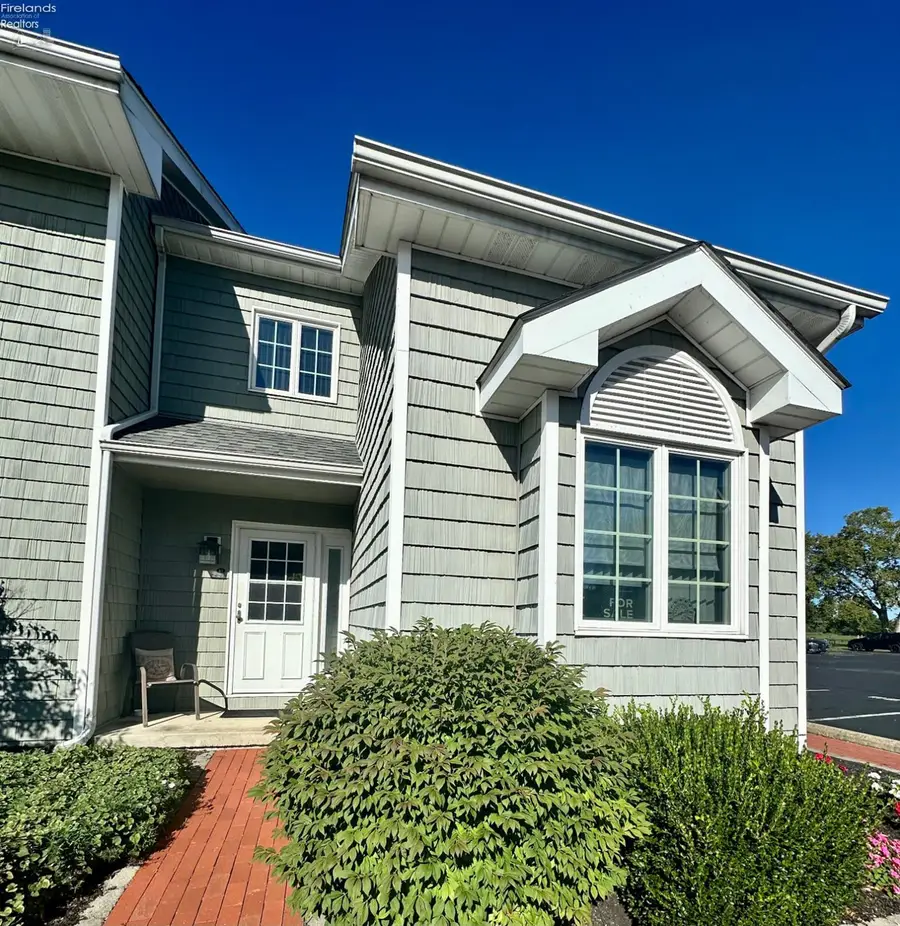 111 W Lakeshore #8F, Kelleys Island, OH 43423 - #2