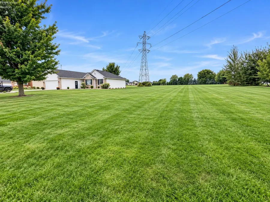 520 E Park Street, Oak Harbor, OH 43449 - #3
