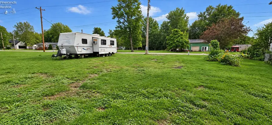 3 Buckeye, New London, OH 44851 - #3