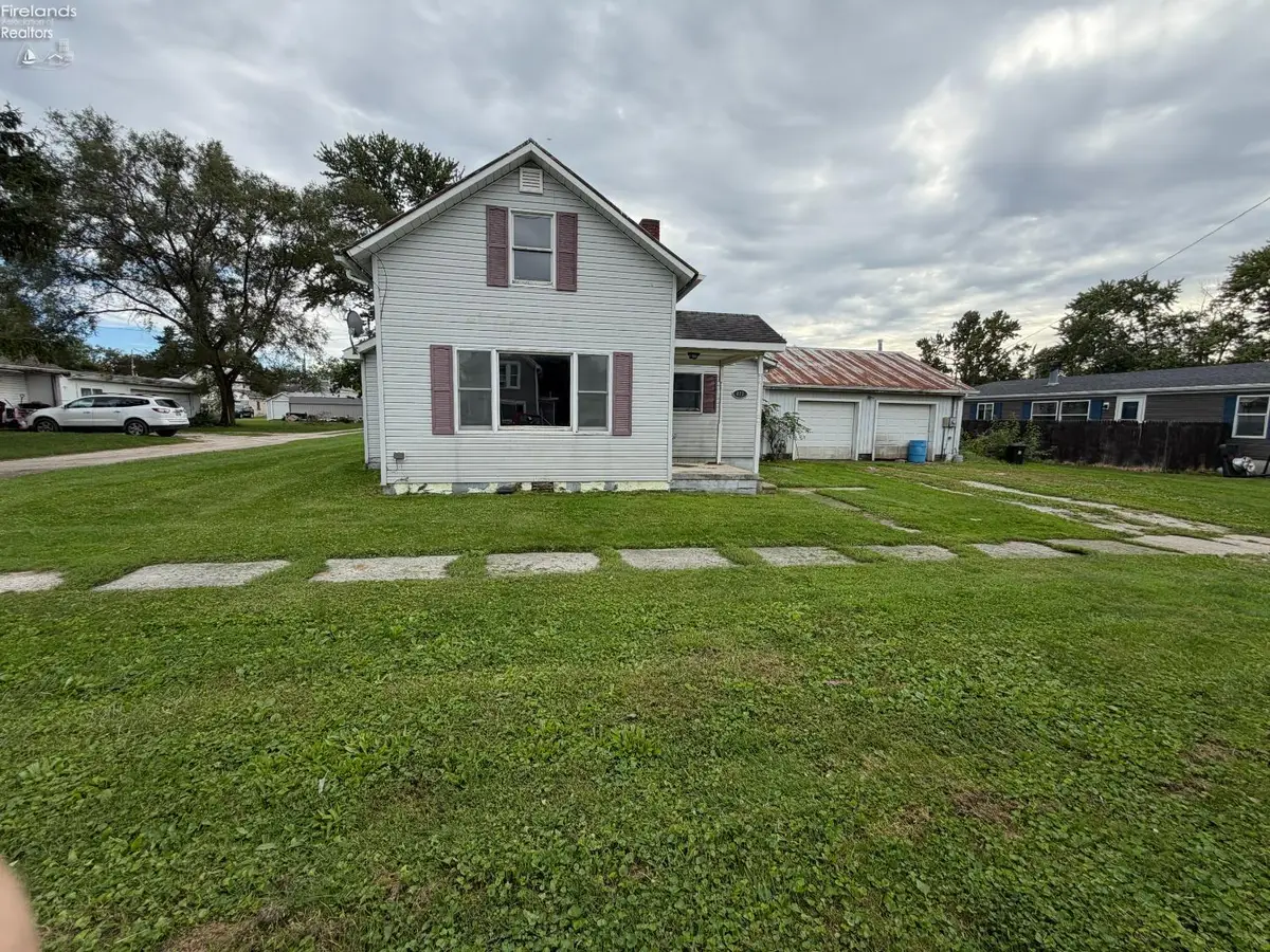 413 W Stone Street, Gibsonburg, OH 43431 - #1