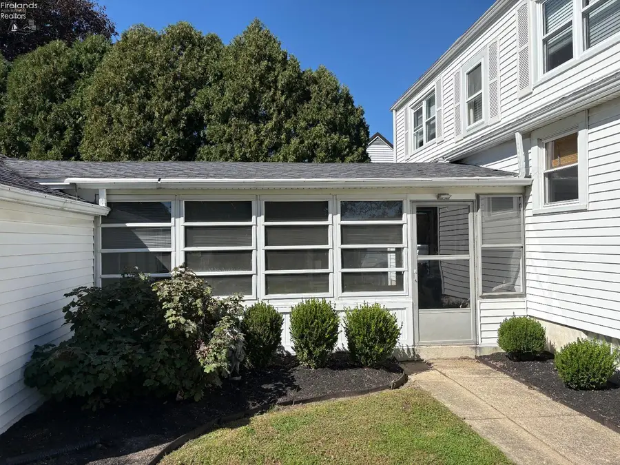 109 Elm Street, Walbridge, OH 44839 - #2
