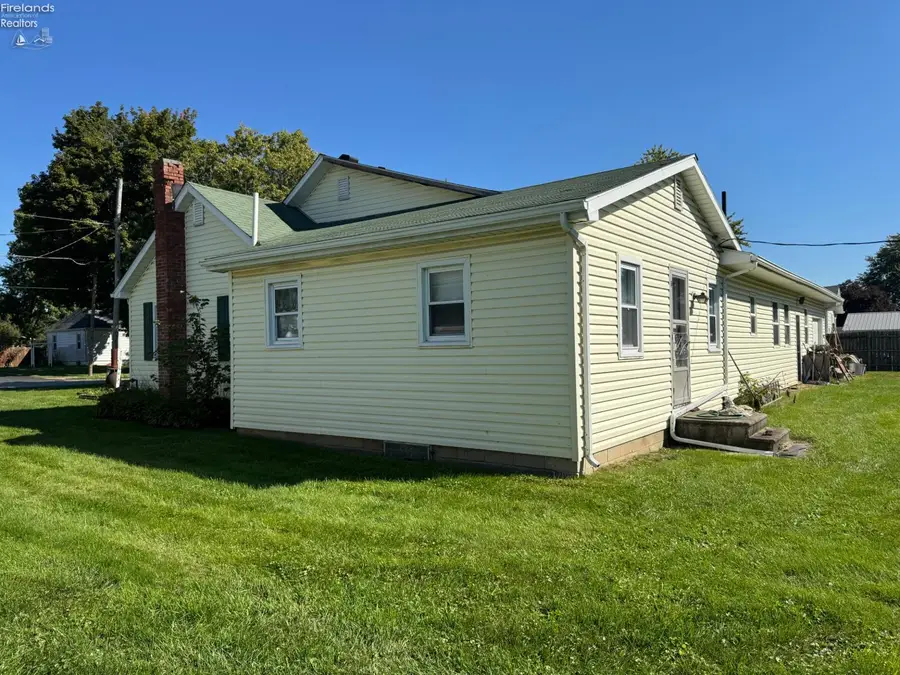 325 Randall Avenue, Bellevue, OH 44811 - #2