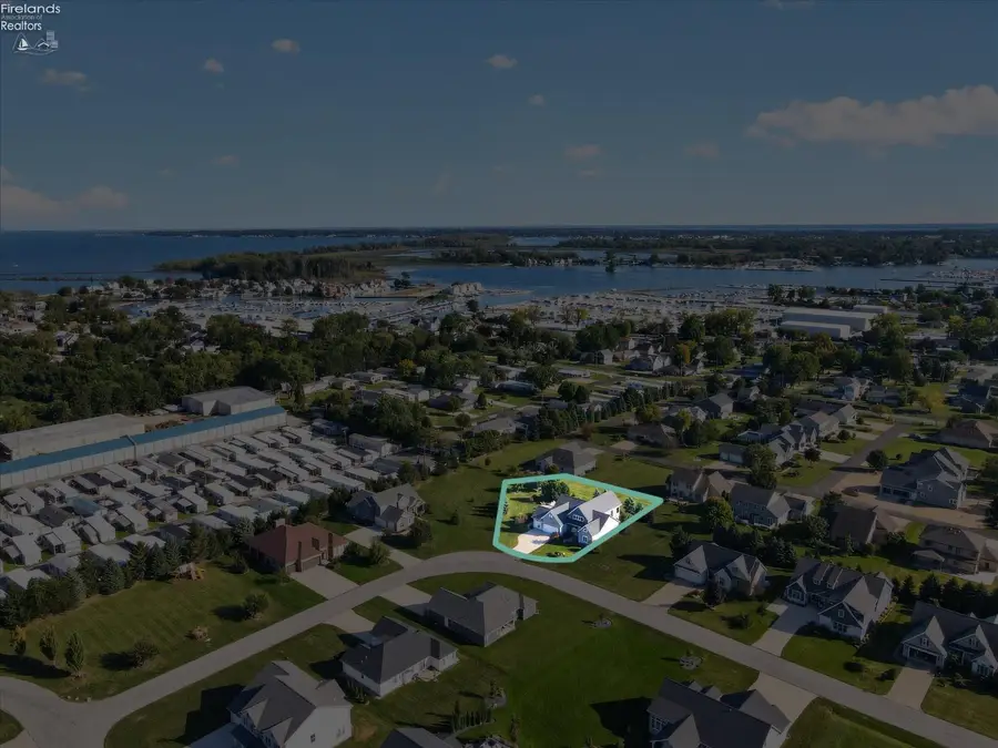 5211 E Bay Pointe Circle, Port Clinton, OH 43452 - #2