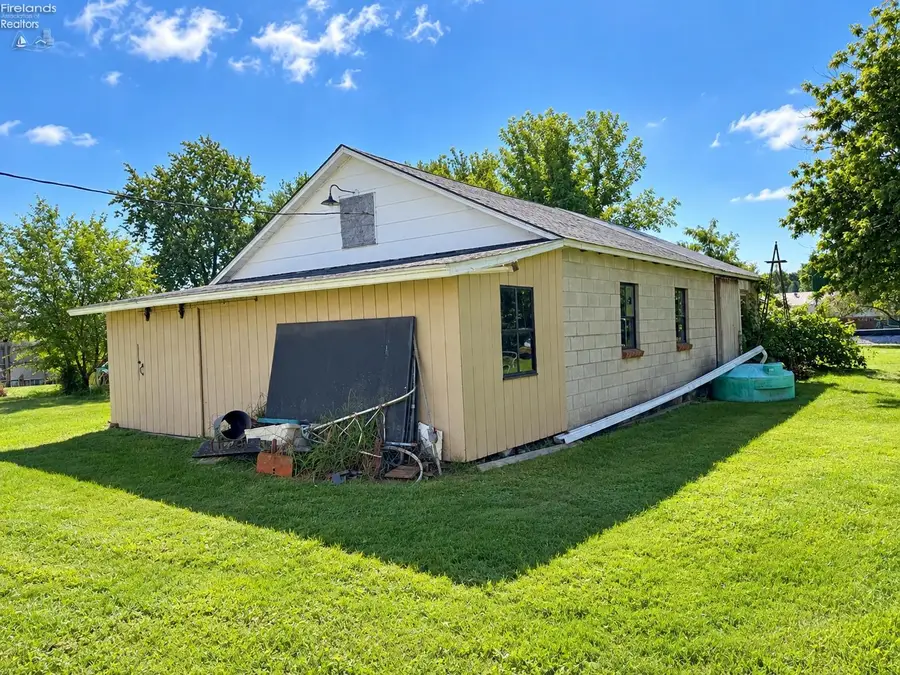 329 Randall Avenue, Bellevue, OH 44811 - #2